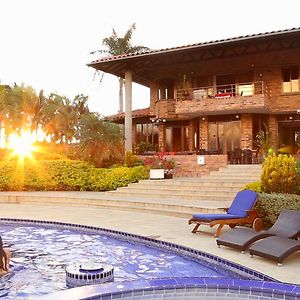 Hotel Tata Premium